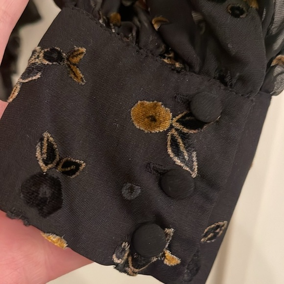 Parker Floral Sheer Sleeve Delilah Wrap Blouse - Picture 5 of 7